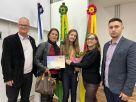 Aluna de Bossoroca recebe medalha de prata nas Olimpíadas de Matemática